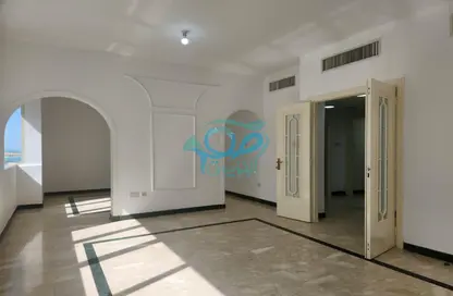 صورة لـ غرفة فارغة شقة - 3 غرف نوم - 3 حمامات للايجار في الخالدية - أبوظبي ، صورة رقم 1