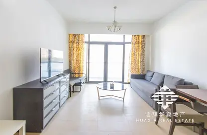 Living Room image for: Apartment - 1 Bedroom - 1 Bathroom for sale in Lakeside Residence - Lake Almas West - Jumeirah Lake Towers - Dubai, Image 1