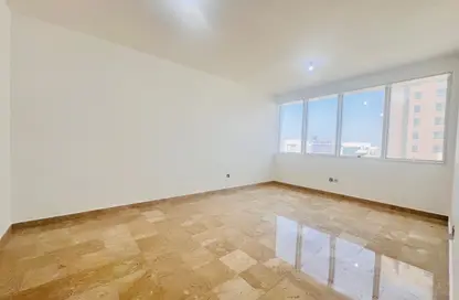 Apartment - 2 Bedrooms - 2 Bathrooms for rent in Hamdan Street - Abu Dhabi