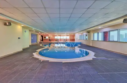 صورة لـ حوض سباحة شقة - 3 غرف نوم - 4 حمامات للايجار في برج سلفر ويف - ميناء زايد - أبوظبي ، صورة رقم 1