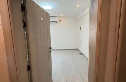 Apartment - Studio - 1 Bathroom for rent in Al Azza Building - Al Rumaila - Ajman