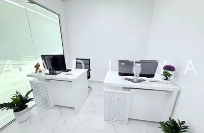 مكتب - استوديو - 1 حمام للايجار في فاطمه محمد احمد بن سليمان - الرفاعة - بر دبي - دبي