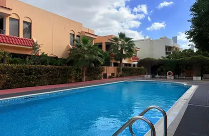 Villa - 4 Bedrooms - 4 Bathrooms for rent in Jumeirah 1 Villas - Jumeirah 1 - Jumeirah - Dubai