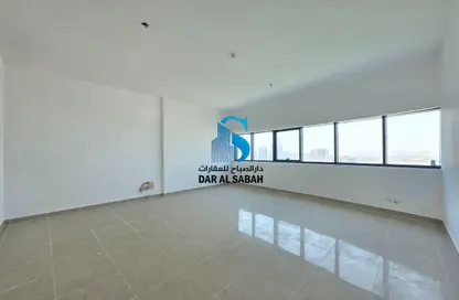 شقة - 2 غرف نوم - 3 حمامات للايجار في شارع التعاون الجديد - التعاون - الشارقة شقة - 2 غرف نوم - 3 حمامات للايجار في شارع التعاون الجديد - التعاون - الشارقة