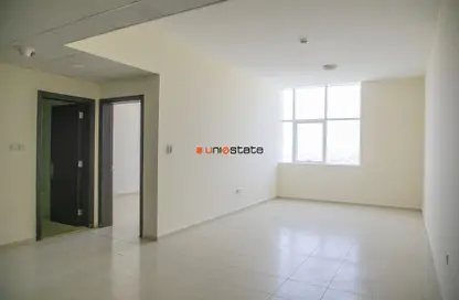 Empty Room image for: Apartment - 1 Bedroom - 1 Bathroom for rent in Union Tower - Al Seer - Ras Al Khaimah, Image 1