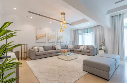 Villa - 4 Bedrooms - 4 Bathrooms for rent in Canal Cove Frond A - Canal Cove Villas - Palm Jumeirah - Dubai