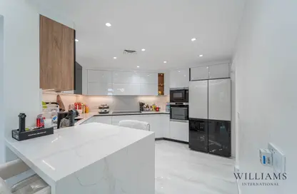 Apartment - 3 Bedrooms - 4 Bathrooms for sale in Al Sarrood - Shoreline Apartments - Palm Jumeirah - Dubai