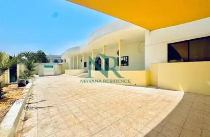 Villa - 4 Bedrooms - 5 Bathrooms for rent in Rabdan - Abu Dhabi