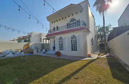 Villa - 5 Bedrooms - 7 Bathrooms for rent in Umm Suqeim 2 - Umm Suqeim - Dubai