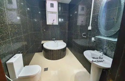 Bathroom image for: Apartment - 1 Bedroom - 1 Bathroom for rent in C2302 - Khalifa City A - Khalifa City - Abu Dhabi, Image 1