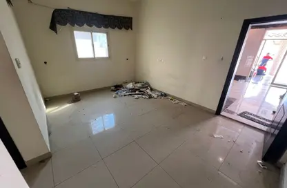 شقة - غرفة نوم - 2 حمامات للايجار في مساكن كورنيش عجمان - طريق كورنيش عجمان - عجمان