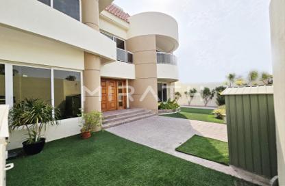 Villa - 4 Bedrooms - 4 Bathrooms for rent in Jumeirah 1 Villas - Jumeirah 1 - Jumeirah - Dubai