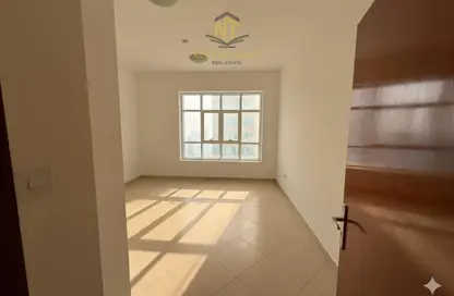 Apartment - 3 Bedrooms - 4 Bathrooms for rent in Al Khan Corniche - Al Khan - Sharjah