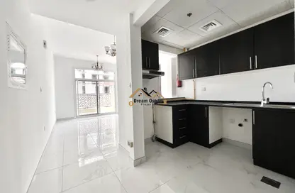 Apartment - 1 Bedroom - 2 Bathrooms for rent in The Pearl - Al Jaddaf - Dubai