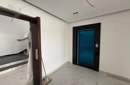 عمارة بالكامل - استوديو - 8 حمامات للايجار في المرايجب - الجيمي - العين