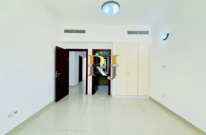 شقة - 2 غرف نوم - 2 حمامات للايجار في مبنى منخول - منخول - بر دبي - دبي شقة - 2 غرف نوم - 2 حمامات للايجار في مبنى منخول - منخول - بر دبي - دبي