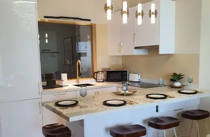 شقة - 2 غرف نوم - 2 حمامات للايجار في فيروز - باب البحر - جزيرة المرجان - رأس الخيمة