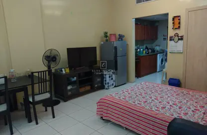 Apartment - Studio - 1 Bathroom for sale in EMR 05 - Emirates Cluster - International City - Dubai