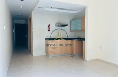 Apartment - Studio - 1 Bathroom for rent in Zumurud Tower - Dubai Marina - Dubai