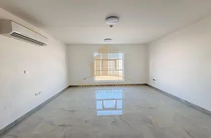 شقة - غرفة نوم - 2 حمامات للايجار في الخريس - الجيمي - العين
