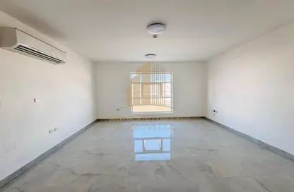 شقة - غرفة نوم - 2 حمامات للايجار في الخريس - الجيمي - العين