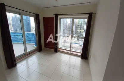 Empty Room image for: Apartment - 1 Bedroom - 2 Bathrooms for rent in Cascades Tower - Dubai Marina - Dubai, Image 1