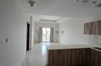 شقة - غرفة نوم - 2 حمامات للايجار في برج هيرا - مدينة دبي الرياضية - دبي