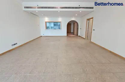 Empty Room image for: Apartment - 2 Bedrooms - 3 Bathrooms for rent in Al Basri - Shoreline Apartments - Palm Jumeirah - Dubai, Image 1