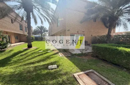 Villa - 4 Bedrooms - 4 Bathrooms for rent in Jumeirah 3 - Jumeirah - Dubai