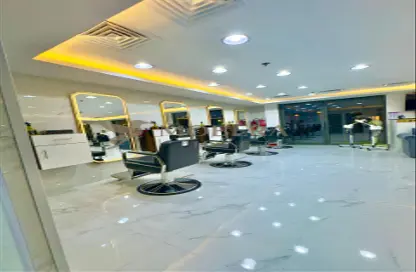 متجر - استوديو - 1 حمام للايجار في مبنى الجداف - الجداف - دبي