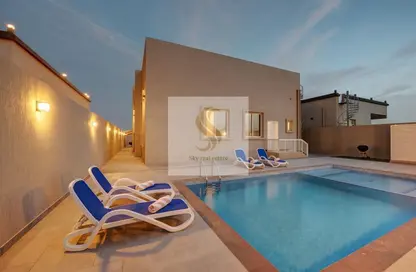 Pool image for: Villa - 3 Bedrooms - 5 Bathrooms for rent in Al Jazirah Al Hamra - Ras Al Khaimah, Image 1