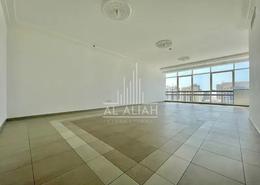 Apartment - 3 bedrooms - 5 bathrooms for rent in Global Tower - Electra Street - Abu Dhabi