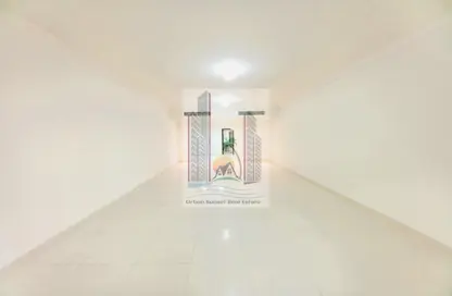 Apartment - 3 Bedrooms - 4 Bathrooms for rent in Al Ahlia tower - Al Khalidiya - Abu Dhabi