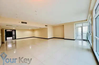 Apartment - 4 Bedrooms - 5 Bathrooms for rent in Baynuna Tower 1 - Corniche Road - Abu Dhabi
