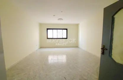 Empty Room image for: Apartment - 2 Bedrooms - 2 Bathrooms for rent in New Zubaidi Building - Al Majaz 1 - Al Majaz - Sharjah, Image 1