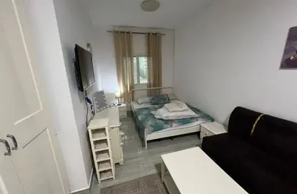 شقة - 1 حمام للايجار في مساكن كورنيش عجمان - طريق كورنيش عجمان - عجمان شقة - 1 حمام للايجار في مساكن كورنيش عجمان - طريق كورنيش عجمان - عجمان