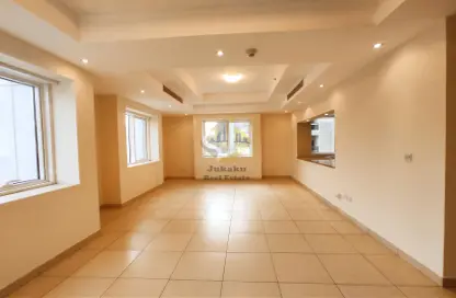 Apartment - 2 Bedrooms - 3 Bathrooms for rent in Bin Hendi Tower - Mankhool - Bur Dubai - Dubai