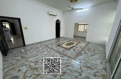 نصف طابق - 4 غرف نوم - 3 حمامات للايجار في 2 المويهات - المويهات - عجمان