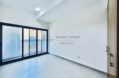 Empty Room image for: Apartment - 1 Bedroom - 1 Bathroom for rent in Rawdhat Abu Dhabi - Abu Dhabi, Image 1