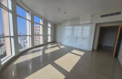 شقة - 2 غرف نوم - 2 حمامات للايجار في يونايتد سكوير - الخالدية - أبوظبي شقة - 2 غرف نوم - 2 حمامات للايجار في يونايتد سكوير - الخالدية - أبوظبي