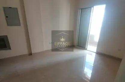 شقة - 2 غرف نوم - 2 حمامات للايجار في مساكن كورنيش عجمان - طريق كورنيش عجمان - عجمان