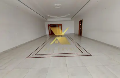Apartment - 3 Bedrooms - 5 Bathrooms for rent in Mermaid Building - Khalidiya Street - Al Khalidiya - Abu Dhabi
