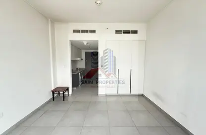 Apartment - Studio - 1 Bathroom for rent in The Link - East Village - Aljada - Sharjah