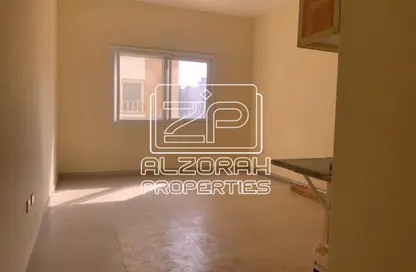 عمارة بالكامل للبيع في مجمع مويلح - تجارية مويلح - الشارقة