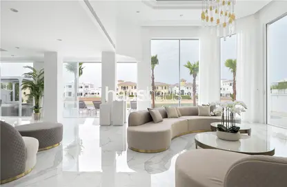 Living Room image for: Villa - 4 Bedrooms - 5 Bathrooms for rent in Garden Homes Frond A - Garden Homes - Palm Jumeirah - Dubai, Image 1