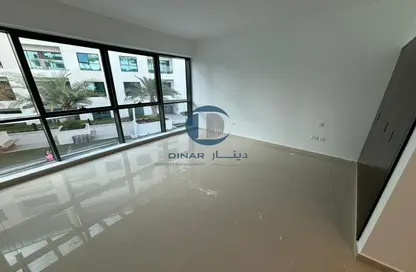 شقة - 3 غرف نوم - 5 حمامات للايجار في الفريدة - شاطئ الراحة - أبوظبي