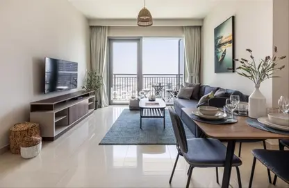 Living / Dining Room image for: Apartment - 1 Bedroom - 2 Bathrooms for rent in Harbour Views 1 - Dubai Creek Harbour (The Lagoons) - Dubai, Image 1