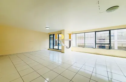 Apartment - 3 Bedrooms - 4 Bathrooms for rent in Golden Sands 8 - Mankhool - Bur Dubai - Dubai