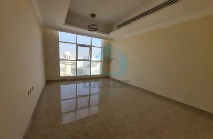 شقة - 2 غرف نوم - 2 حمامات للايجار في مبنى الميناء - 2  الروضة - الروضة - عجمان