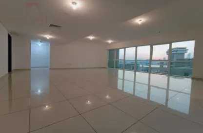Empty Room image for: Apartment - 4 Bedrooms - 6 Bathrooms for rent in Al Durrah Tower - Marina Square - Al Reem Island - Abu Dhabi, Image 1